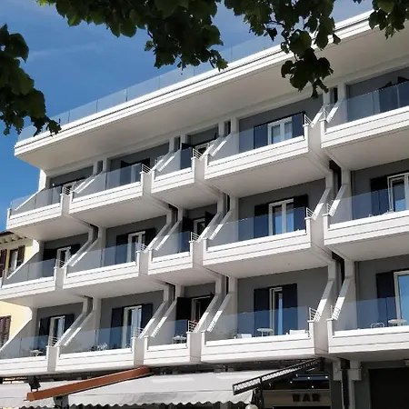 Riviera 3*