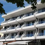 Riviera 3*