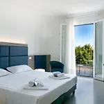 Riviera Hotel 3*