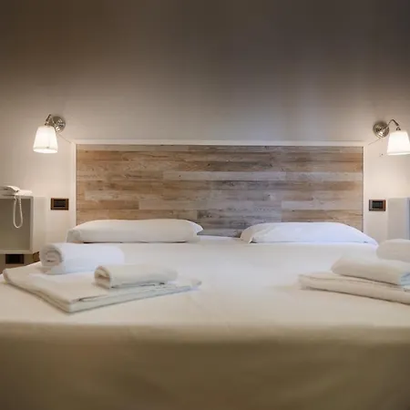 Riviera Hotell