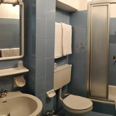 Riviera Hotell